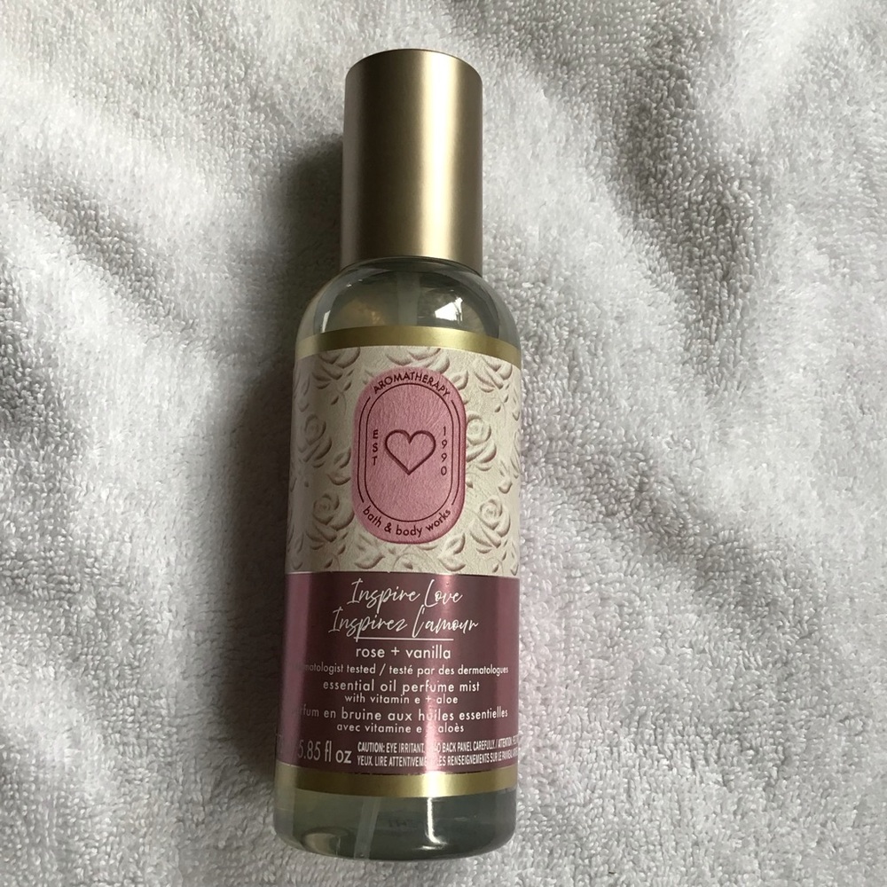 Bath & Body Works Aromatherapy collection Rose & Vanilla oil mist